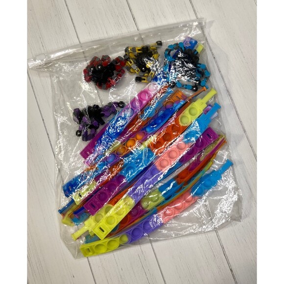 Fidget Toy Pack with Fidget Spinners Kids Toys Fidget Poppers Stress Relief B3 - Picture 3 of 7